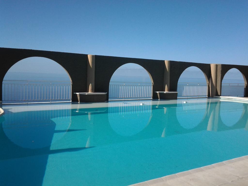 La Muralla Apartamentos بْوُرتو ناوُس المظهر الخارجي الصورة